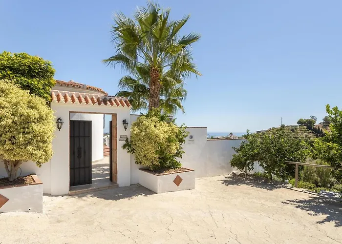 Natalia Tatil Evi Nerja